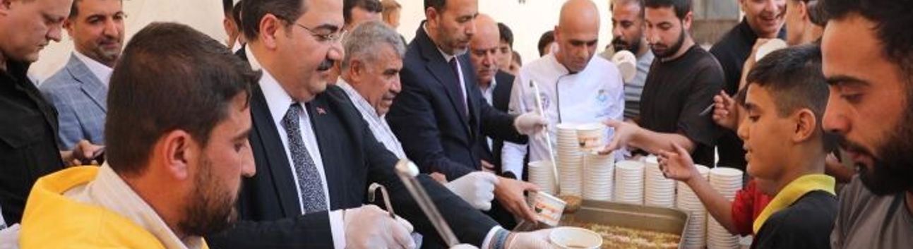 BAŞKAN CANPOLAT, VATANDAŞLARLA AŞURE BEREKETİNİ PAYLAŞTI