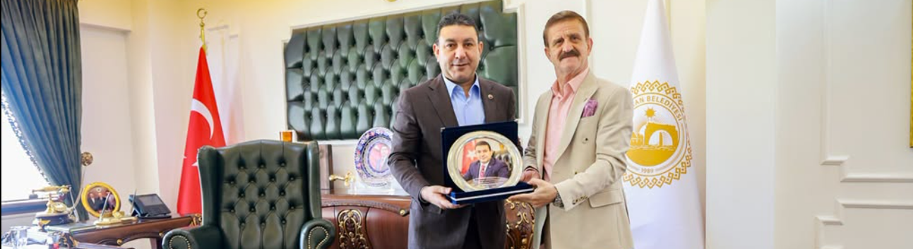Urfa GAP TV'den Başkan Mahmut Özyavuz'a Teşekkür Plaketi