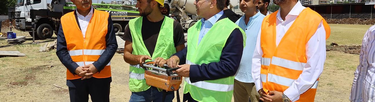 Başkan Bucak: "Spor altyapısını güçlendirecek yeni tribünün temelini attık"