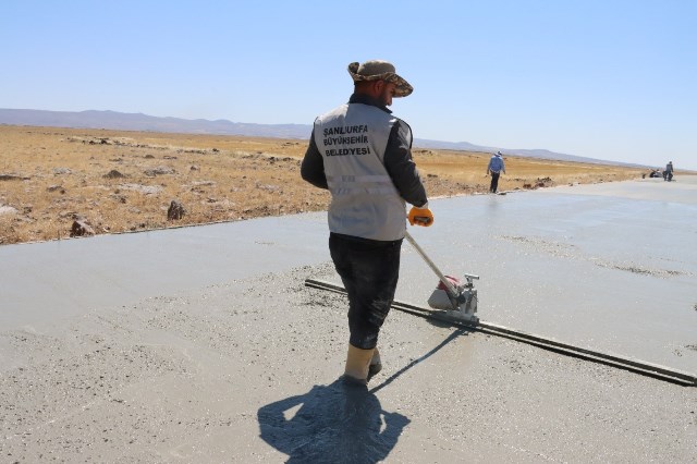 Thumbnail Büyükşehi̇r’den Si̇verek’te Beton Yol Çalişmasi (5)