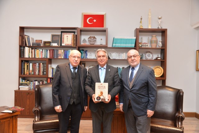 Thumbnail Akbıyık Ve Turhan’dan Unesco Türkiye Millî Komisyonu Başkanı Prof. Dr Öcal Oğuz’u Ziyaret (1)