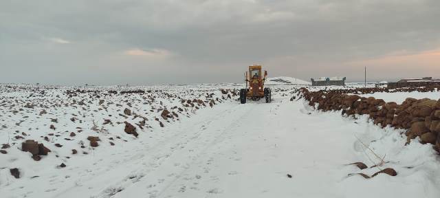 Thumbnail Büyükşehi̇r Beledi̇yesi̇, Karla Kapanan 250 Km Yolu Tekrar Ulaşima Açti (7)