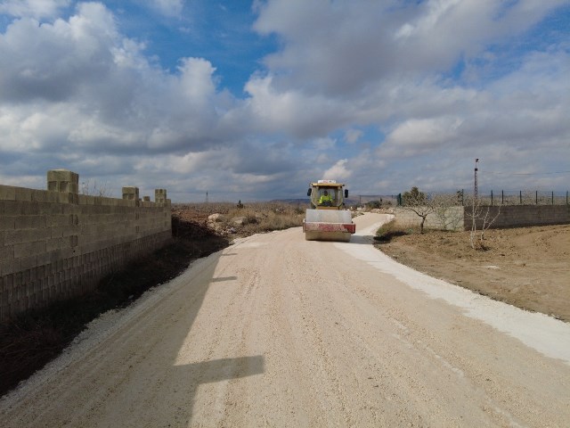 Thumbnail Büyükşehi̇r Beledi̇yesi̇, Kirsal Alanda Yol Çalişmalarina Hiz Verdi̇ (4)