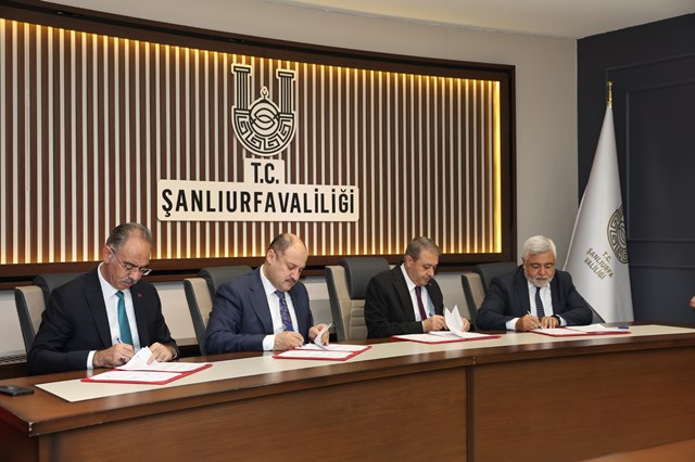 Thumbnail Şanliurfa’da Tari̇hi̇ Sokaklar, Başkan Gülpinar’in İmzasiyla Aydinlanacak (3)