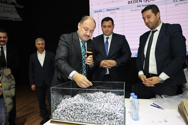 Başkan Gülpinar “Doğrudan İsti̇hdam Deği̇l, Hakkani̇yetli̇ Eleme Yapiyoruz” (7) Kopya