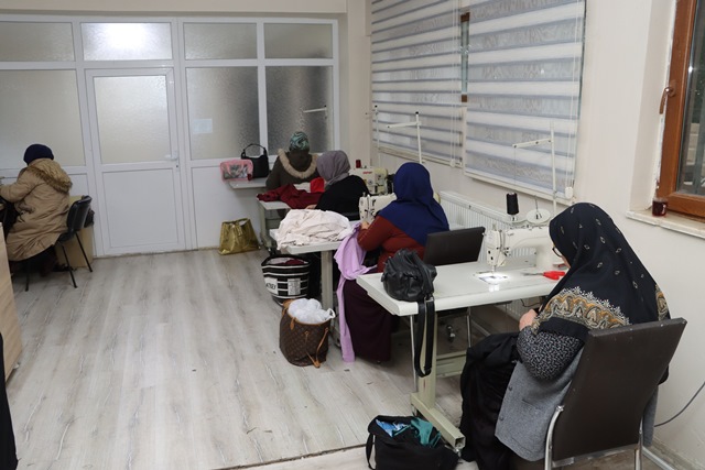 Karaköprü’de Kurslar Kadinlarin Hayatina Dokunuyor (3)