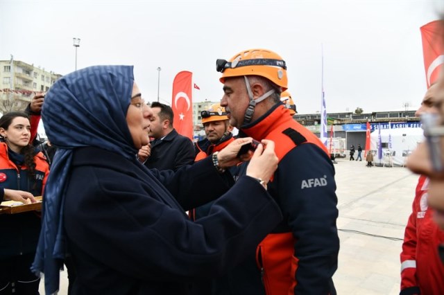 20 U R F A’ D A D E P R E M S E H I T L E R I A N I L D I 13