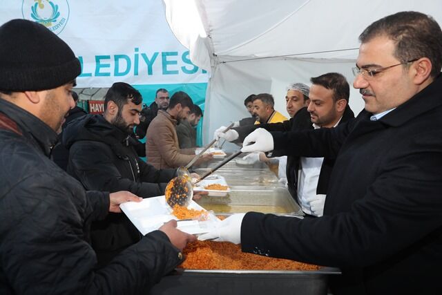 Başkan Canpolat Ve Bağmanci, İftar Sofrasinda Vatandaşlarla Buluştu (1)