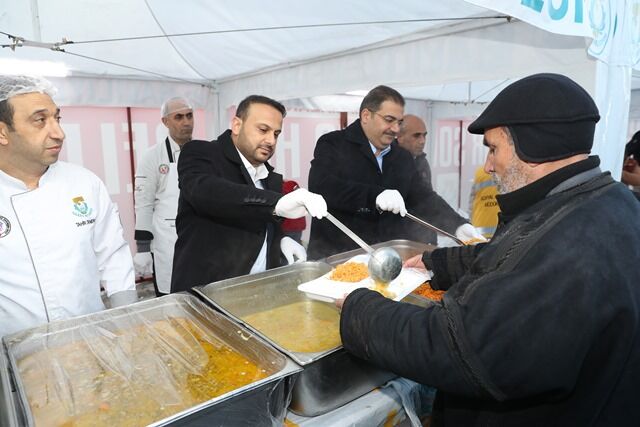 Başkan Canpolat Ve Bağmanci, İftar Sofrasinda Vatandaşlarla Buluştu (2)