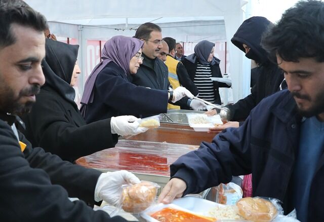 Başkan Canpolat Ve Veki̇l Yazmaci, İftar Sofrasinda Vatandaşlarla Buluştu (2)