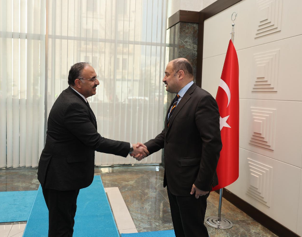 Başkan Gülpinar, Beledi̇ye Personeli̇yle Bayramlaşti (1)-1