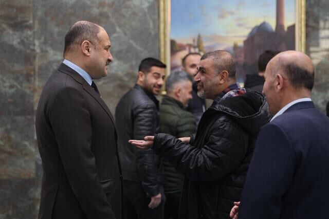 Başkan Gülpinar, Beledi̇ye Personeli̇yle Bayramlaşti (4)