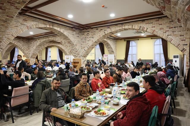 Başkan Gülpinar, Engelli̇ Bi̇reylerle Gönül Sofrasinda (9)