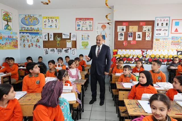 Başkan Gülpinar, “Hi̇kayemde Konuğum Var” Etki̇nli̇ği̇nde Öğrenci̇lerle Buluştu (7)