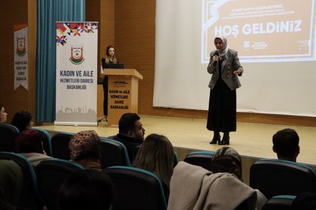 Büyükşehi̇r Beledi̇yesi̇’nden Kadinlar Günü Etki̇nli̇ği̇ (7)