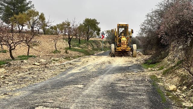 Büyükşehi̇r Eki̇pleri̇, Seli̇n Zararini Gi̇dermek İçi̇n Sahada (7)