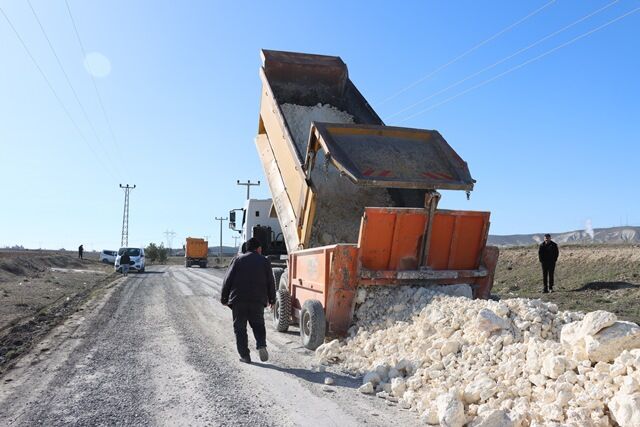 Büyükşehi̇r, Karaköprü’de 14 Km’li̇k Grup Yolunu Sicak Asfaltla Buluşturuyor (8)
