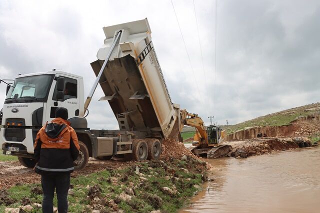 Büyükşehi̇r, Vi̇ranşehi̇r’de Seli̇n Yaralarini Sariyor (7)