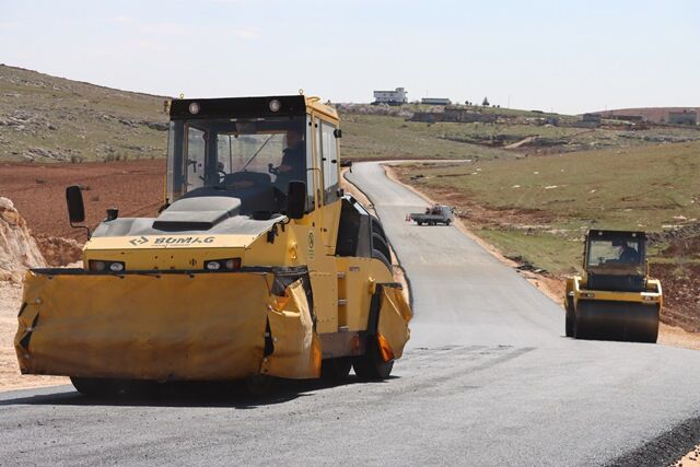 Halfeti̇–Bozova Grup Yolundaki̇ Asfalt Çalişmalarinda Sona Geli̇ndi̇ (5)