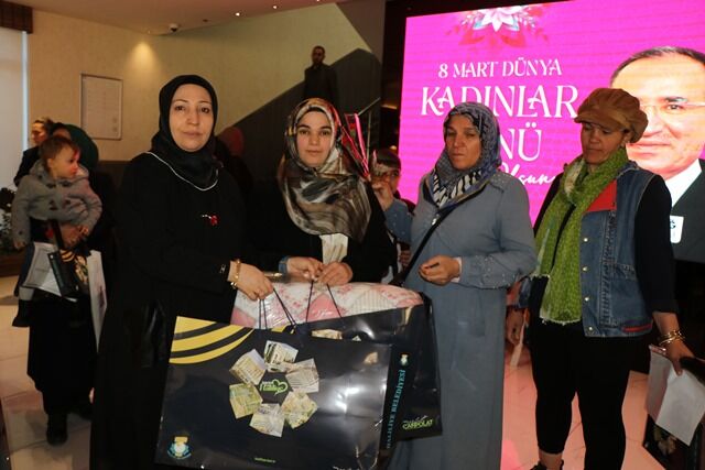 Hali̇li̇ye’de 8 Mart’a Özel El Emeği̇ Sergi̇si̇ Açildi (6)