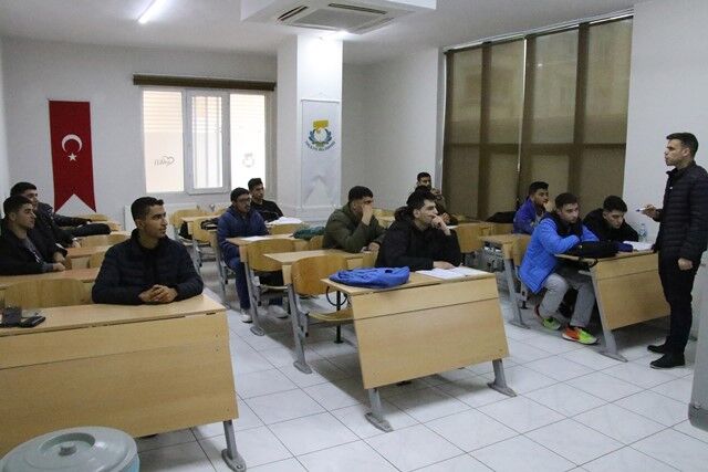 Hali̇li̇ye’de Gençler Geleceğe Eği̇ti̇mle Hazirlaniyor (4)