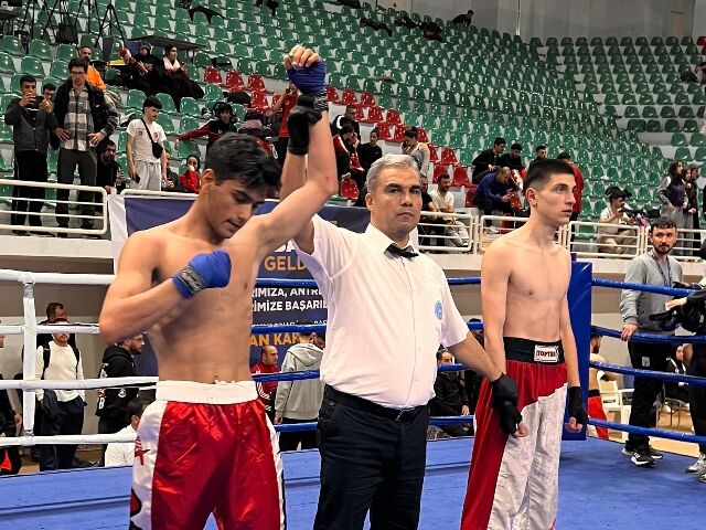 Karaköprü Beledi̇yesi̇ni̇n Sporcusu Türki̇ye Şampi̇yonu Olduu