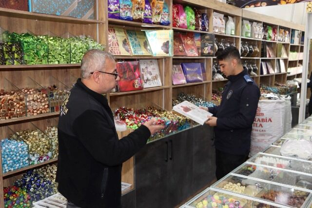 Karaköprü’de Bayram Öncesi̇ Zabita Deneti̇mi̇ (1)