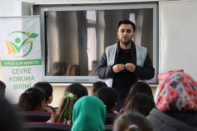 Karaköprü'de Öğrenci̇lere Sifir Atik Ve Çevre Eği̇ti̇mi̇ (3)