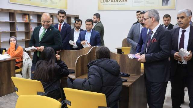 Osmanağaoğlu'ndan Karaköprü Merkez Kütüphaneye Zi̇yaret (2)