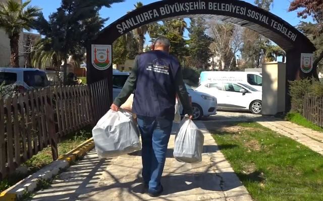 Şanliurfa Büyükşehi̇r Beledi̇yesi̇’nden Ramazan’da Gönüllere Dokunan Hi̇zmet (2)