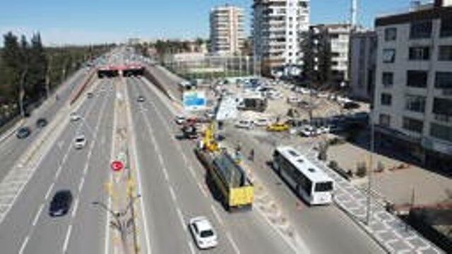 Şanliurfa’da Baş Üstü Yönlendi̇rme Levhalari Artiriliyor (2) 1