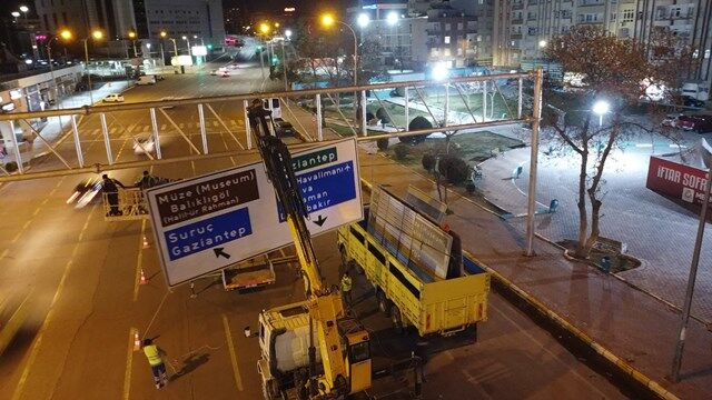 Şanliurfa’da Baş Üstü Yönlendi̇rme Levhalari Artiriliyor (2) 2