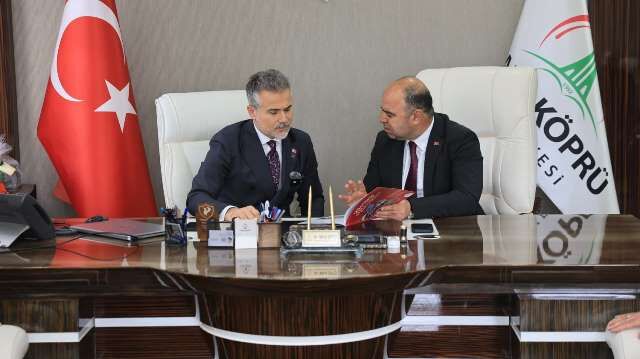 Suat Kiliç’tan Başkan Ni̇hat Çi̇ftçi̇’ye Zi̇yaret Ve Teşekkür (1)