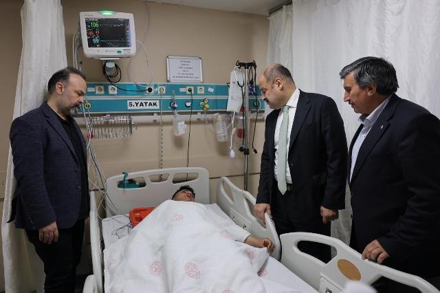 Başkan Gülpinar’dan Yarali Öğrenci̇lere Zi̇yaret (4)