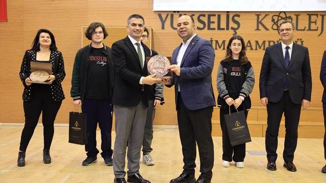 Başkan Ni̇hat Çi̇ftçi̇, Gençlerle Tecrübeleri̇ni̇ Paylaşti (4)