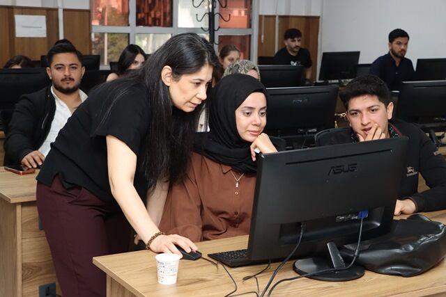 Büyükşehi̇r Beledi̇yesi̇ Di̇ji̇tal Beceri̇leri̇ Geli̇şti̇ri̇yor (3)