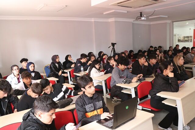 Büyükşehi̇r’den Gençlere Gelecek Odakli Eği̇ti̇m Hamlesi̇ (2) Kopya