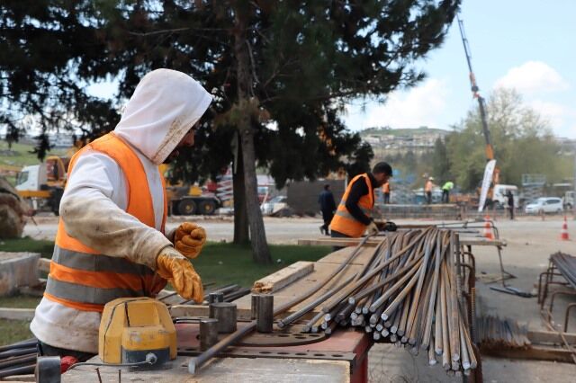 Evren Sanayi̇ Si̇tesi̇’nde Katli Köprülü Kavşak Projesi̇ Hizla İlerli̇yor (9)