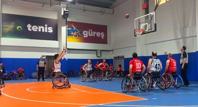 Güneydoğu Derbi̇si̇ni̇n Kazanani Şanliurfa Büyükşehi̇r Oldu (1)-1