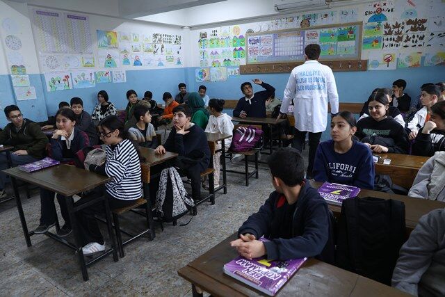 Hali̇li̇ye’de Öğrenci̇lere Sağlikli Gelecek İçi̇n Eği̇ti̇m (1)