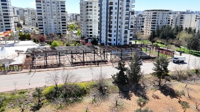 Karaköprü Atakent’te İki̇ Yeni̇ Spor Salonu Yükseli̇yor (1)