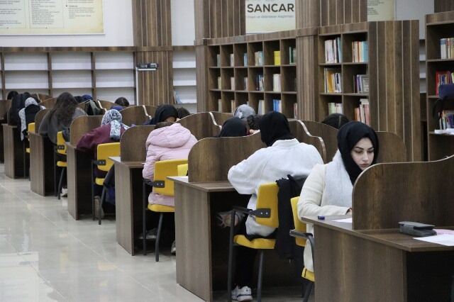 Karaköprü Beledi̇yesi̇nden Yks Adaylarina Tam Destek (5)