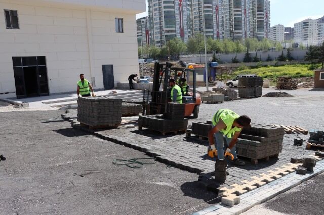 Karaköprü’de Yol Seferberli̇ği̇ 12 Eki̇p Sahada Çalişiyor (1)