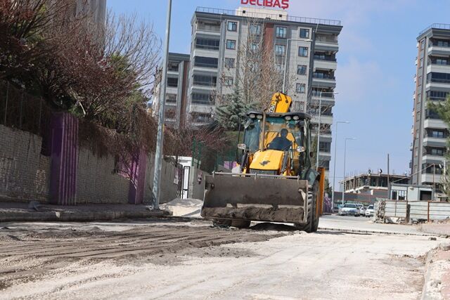 Karaköprü’de Yollar Yeni̇ Sezona Hazirlaniyor (3)