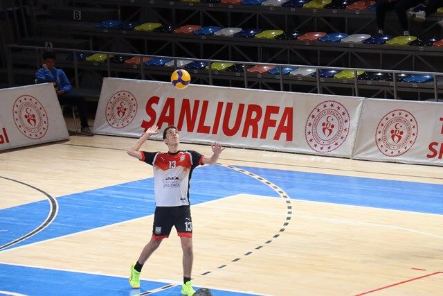 Şanliurfa Büyükşehi̇r Beledi̇yesi̇ Genç Erkekler Voleybol Takimindan Fi̇lede İki̇nci̇ Gali̇bi̇yet (4) 1