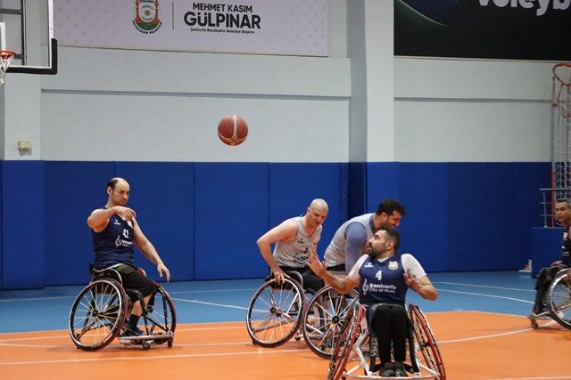 Şanliurfa Büyükşehi̇r, Güneydoğu Derbi̇si̇ İçi̇n Gali̇bi̇yete Odaklandi (5)
