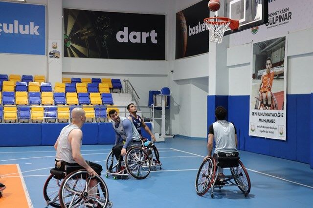 Şanliurfa Büyükşehi̇r, Güneydoğu Derbi̇si̇ İçi̇n Gali̇bi̇yete Odaklandi (6)