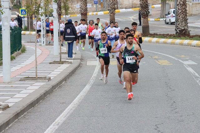Şanliurfa’da 11 Ni̇san Coşkusu Koşuyla Taçlandi (4)