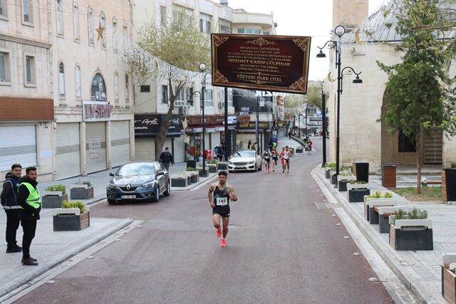 Şanliurfa’da 11 Ni̇san Coşkusu Koşuyla Taçlandi (6)