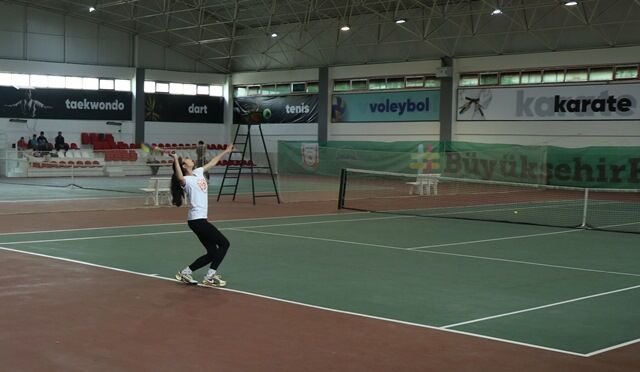 Şanliurfa’da 23 Ni̇san Teni̇s Turnuvasi Ödül Töreni̇yle Sona Erdi̇ (2)